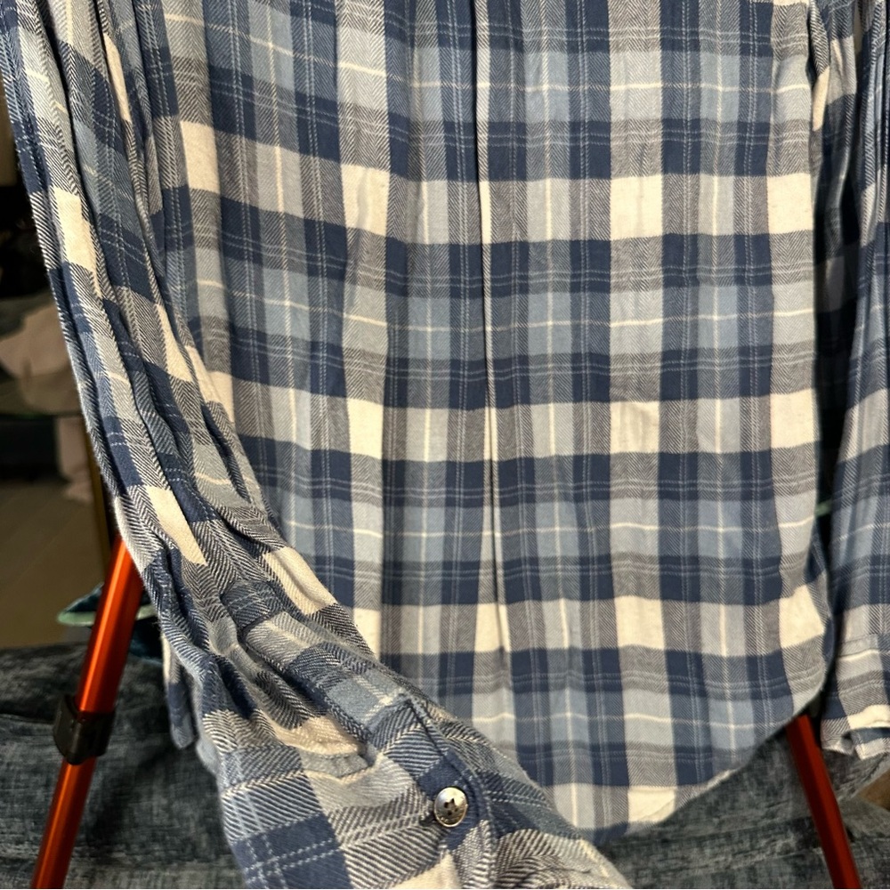 Calvin Klein Jeans Women’s Super Soft Button-Down Flannel in Blue/White Plaid - Picture 3 of 4